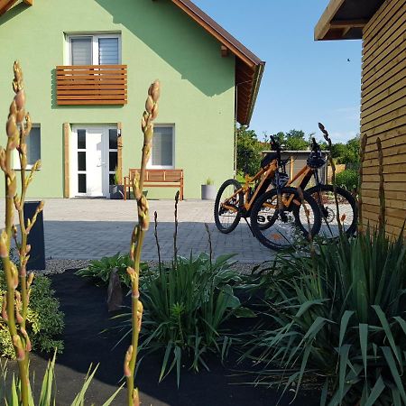 Holiday Home Znojmo W/ Wellness & Wine Eksteriør bilde