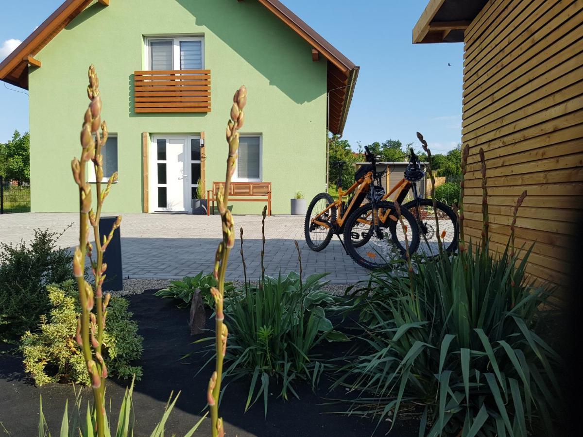 Holiday Home Znojmo W/ Wellness & Wine Eksteriør bilde